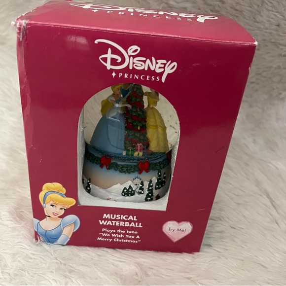 Disney Princess Water ball Snow globe - Picture 6 of 9